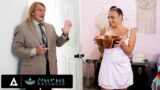 Brünettes Mädchen gibt Happy-End-Massagen