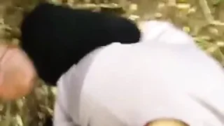 Eine Ägypterin mit Turban verführt mit ihrer Schönheit
