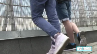 Freunde kommen zusammen – Liam und James befummeln sich gegenseitig
