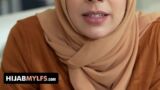 Arabische Hausfrau mit heißen Brüsten gibt sich auf der Flucht vor der Prohibition dem großen Schwanz hin