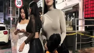 Unter Freunden, die sich für eine Nacht treffen